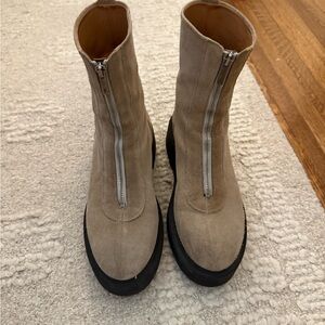 Flattered Alma Zipper Chelsea Boots